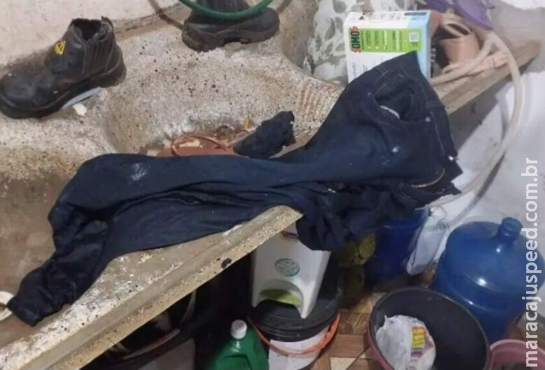 Após gritos, mulher é encontrada morta no quintal de residência Após gritos, mulher é encontrada morta no quintal de residência