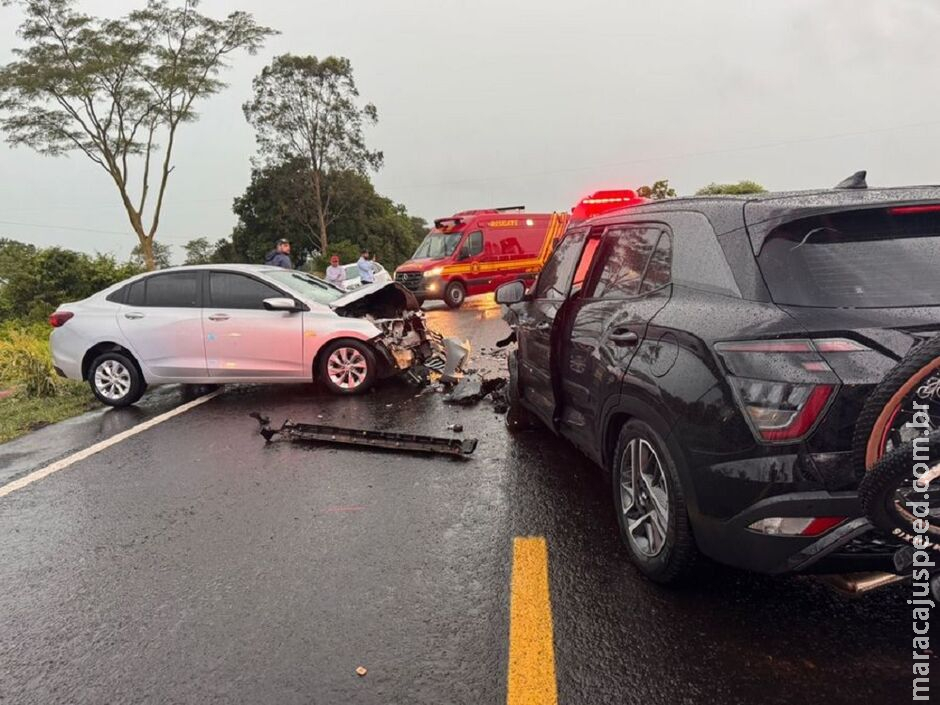 Batida frontal deixa sete feridos na BR-376, em Nova Andradina Batida frontal deixa sete feridos na BR-376, em Nova Andradina