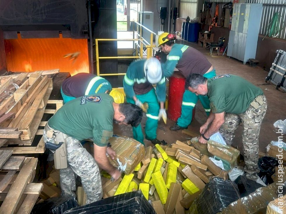 Defron incinera mais de 12 toneladas de drogas na fronteira Defron incinera mais de 12 toneladas de drogas na fronteira