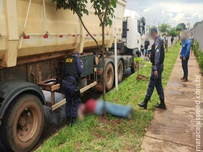 Homem é levado para a Santa Casa após ser encontrado com corte na cabeça e sangramento Homem é levado para a Santa Casa após ser encontrado com corte na cabeça e sangramento