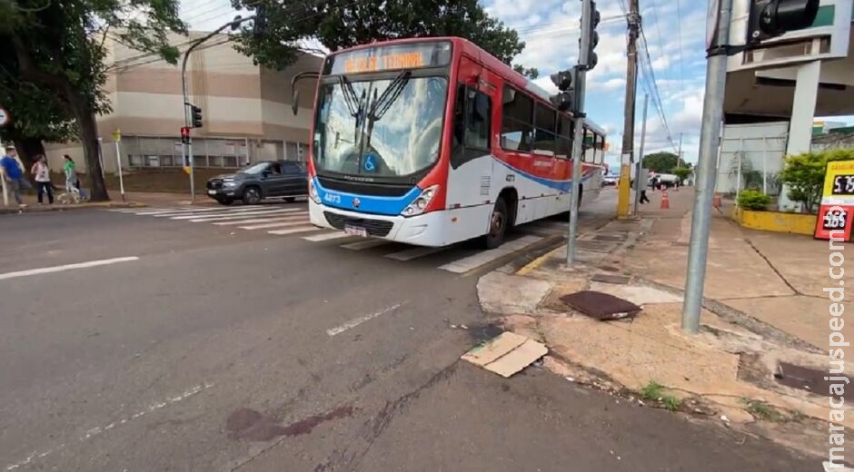 Idoso é socorrido em estado grave após ser atropelado por ônibus na Brilhante Idoso é socorrido em estado grave após ser atropelado por ônibus na Brilhante