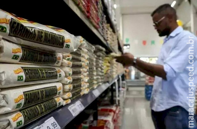 Inflação oficial sobe para 0,56% em outubro, diz IBGE Inflação oficial sobe para 0,56% em outubro, diz IBGE