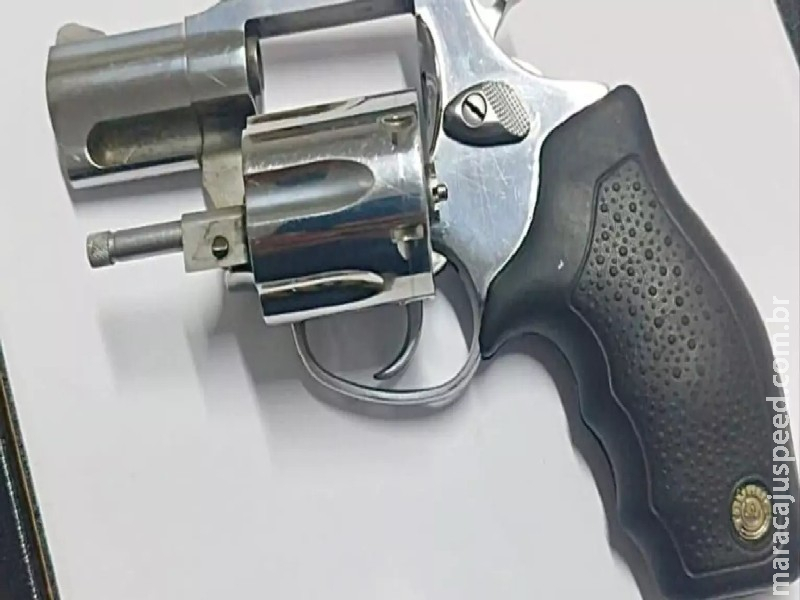 Ladrões são atropelados ao tentarem roubar armas de seguranças de pedreira em MS Ladrões são atropelados ao tentarem roubar armas de seguranças de pedreira em MS