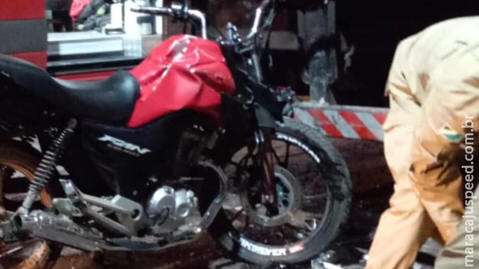 Motociclista morreu ao empinar moto e bater em caminhão estacionado em Ladário Motociclista morreu ao empinar moto e bater em caminhão estacionado em Ladário