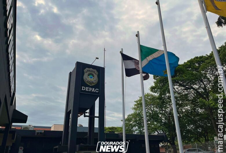 Mulher é assassinada com tiro na cabeça por companheiro em Dourados Mulher é assassinada com tiro na cabeça por companheiro em Dourados
