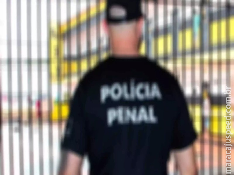 Mulher é detida tentando entrar em presídio com celular escondido em bucha de lavar louça Mulher é detida tentando entrar em presídio com celular escondido em bucha de lavar louça