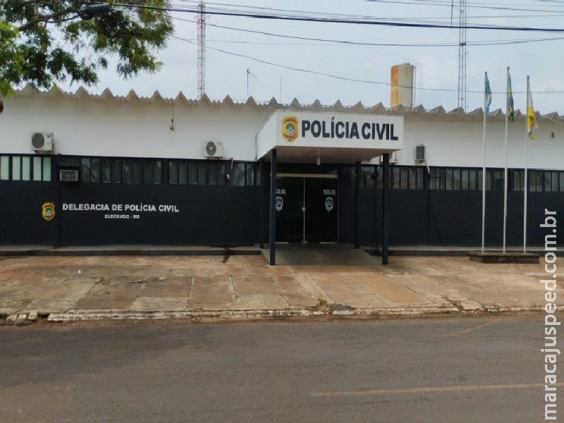 Mulher recusa proposta de sexo e é jogada de caminhonete em Eldorado Mulher recusa proposta de sexo e é jogada de caminhonete em Eldorado