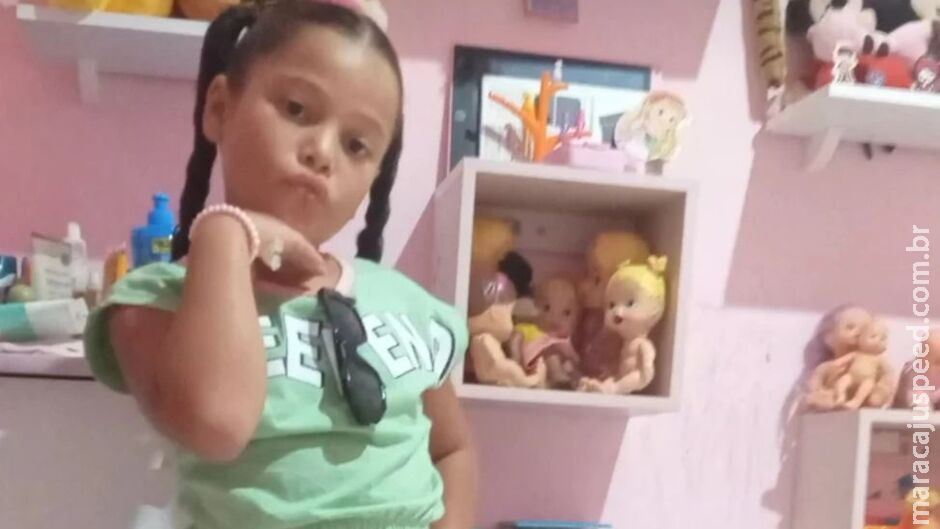 Pais de criança morta após picada de aranha não querem voltar para casa cheia de memórias Pais de criança morta após picada de aranha não querem voltar para casa cheia de memórias