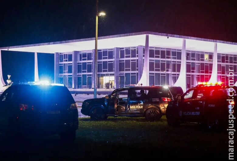 Polícia encontra explosivos na casa de autor de atentado no STF Polícia encontra explosivos na casa de autor de atentado no STF