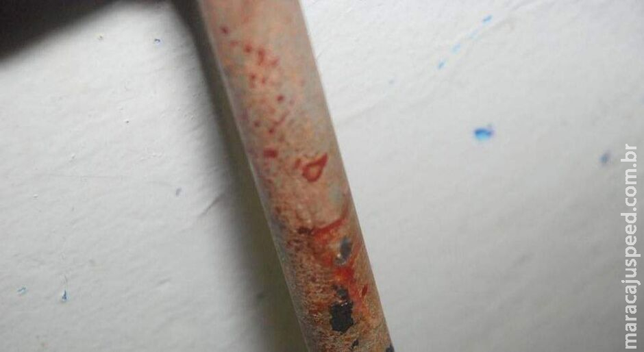 Rapaz fica em estado gravíssimo após ser espancando com barra de ferro em Dourados Rapaz fica em estado gravíssimo após ser espancando com barra de ferro em Dourados