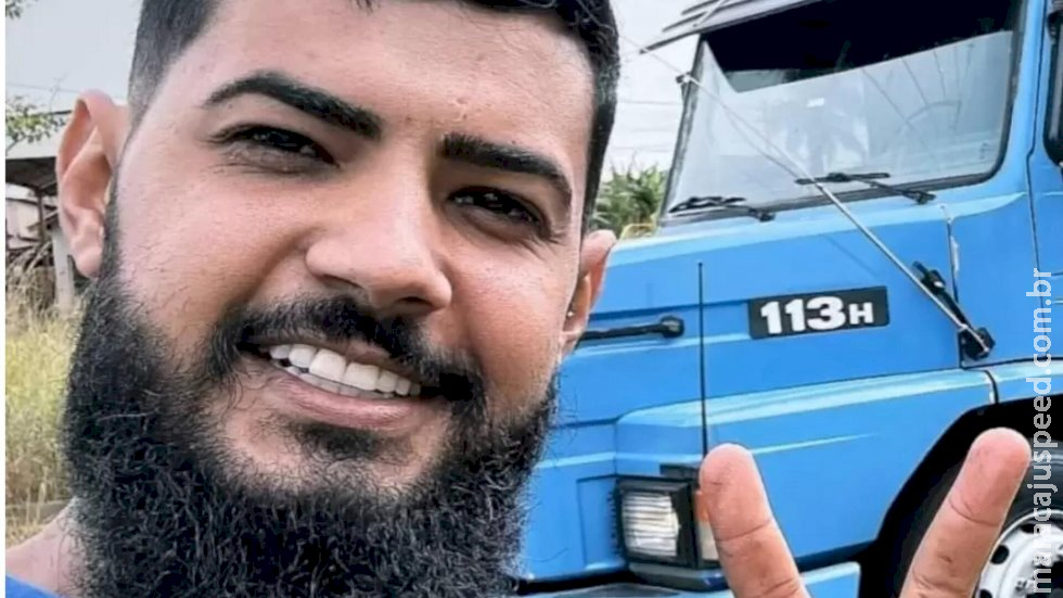 Rapaz que caiu de carreta ao arrumar carga de feno morre 4 dias depois na Santa Casa Rapaz que caiu de carreta ao arrumar carga de feno morre 4 dias depois na Santa Casa