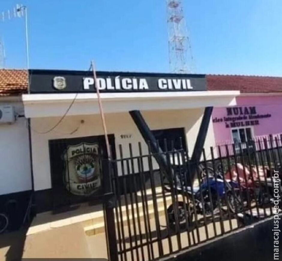 Servidora é agredida por mãe de aluno e forçada a beber refrigerante em Rio Brilhante Servidora é agredida por mãe de aluno e forçada a beber refrigerante em Rio Brilhante