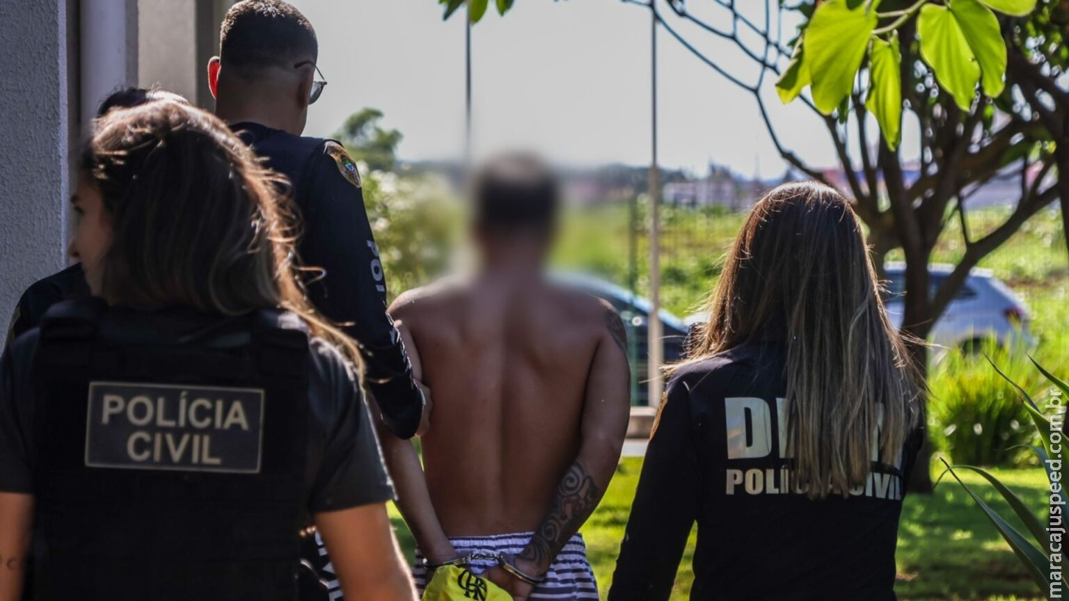 Armas, facas e mais de 130 munições foram apreendidas em operação contra agressores de mulheres Armas, facas e mais de 130 munições foram apreendidas em operação contra agressores de mulheres