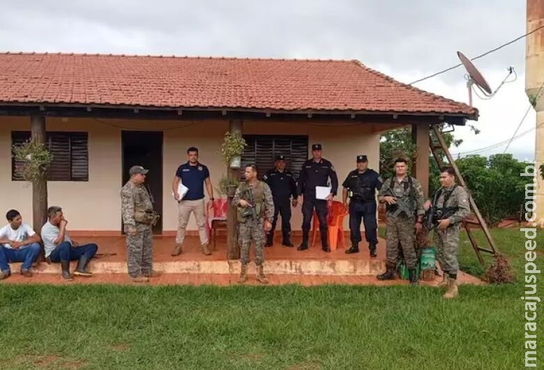 Assaltantes rendem capataz e roubam cabeças de gado em fazenda Assaltantes rendem capataz e roubam cabeças de gado em fazenda