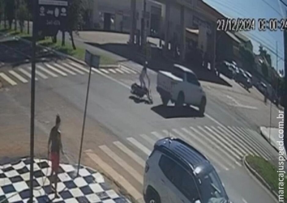 Caminhonete bate em motociclista e foge do local em Nova Andradina Caminhonete bate em motociclista e foge do local em Nova Andradina