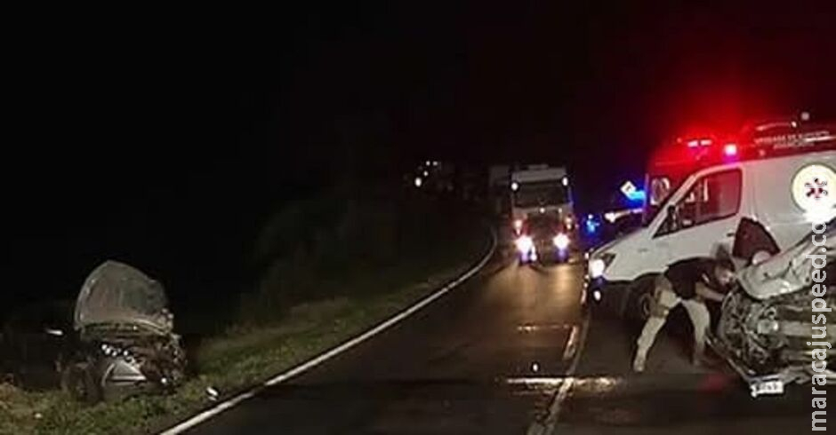 Casal morre após carro aquaplanar e atingir guard rail na BR-158, em Paranaíba Casal morre após carro aquaplanar e atingir guard rail na BR-158, em Paranaíba