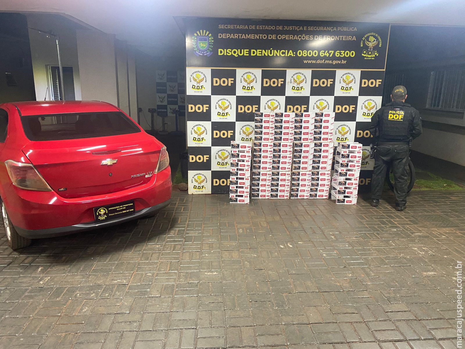 DOF apreende carro que seguia com cigarros contrabandeados para Campo Grande DOF apreende carro que seguia com cigarros contrabandeados para Campo Grande