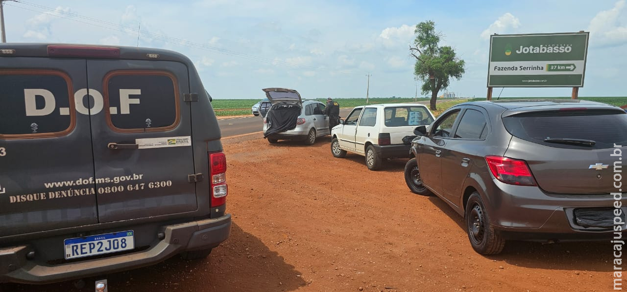 DOF apreende três veículos carregados com cigarros contrabandeados do Paraguai DOF apreende três veículos carregados com cigarros contrabandeados do Paraguai