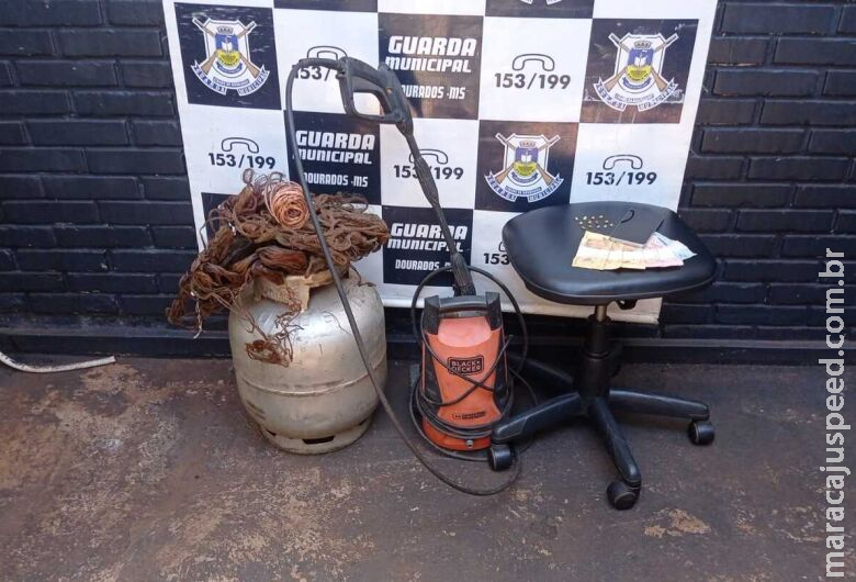 Guarda Municipal flagra traficante com crack e flagra ponto de drogas no Jardim Itália Guarda Municipal flagra traficante com crack e flagra ponto de drogas no Jardim Itália