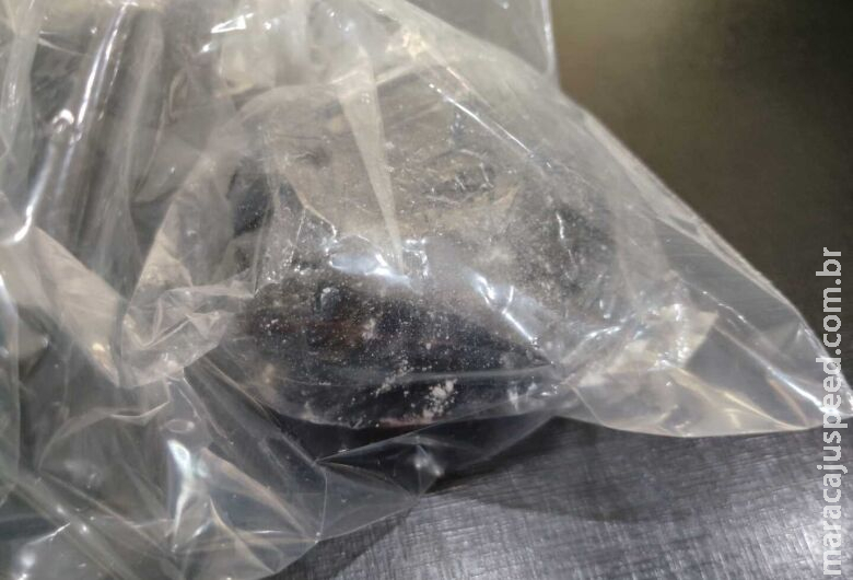 Homem é preso em flagrante ao tentar entrar com drogas no semiaberto Homem é preso em flagrante ao tentar entrar com drogas no semiaberto