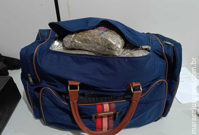 Jovem é flagrado com 10 kg de skunk durante fiscalização de ônibus em Dourados Jovem é flagrado com 10 kg de skunk durante fiscalização de ônibus em Dourados
