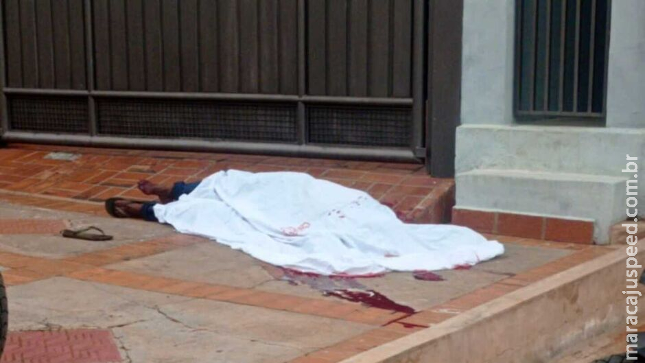 Morador de rua é esfaqueado até a morte no Joquei Club Morador de rua é esfaqueado até a morte no Joquei Club