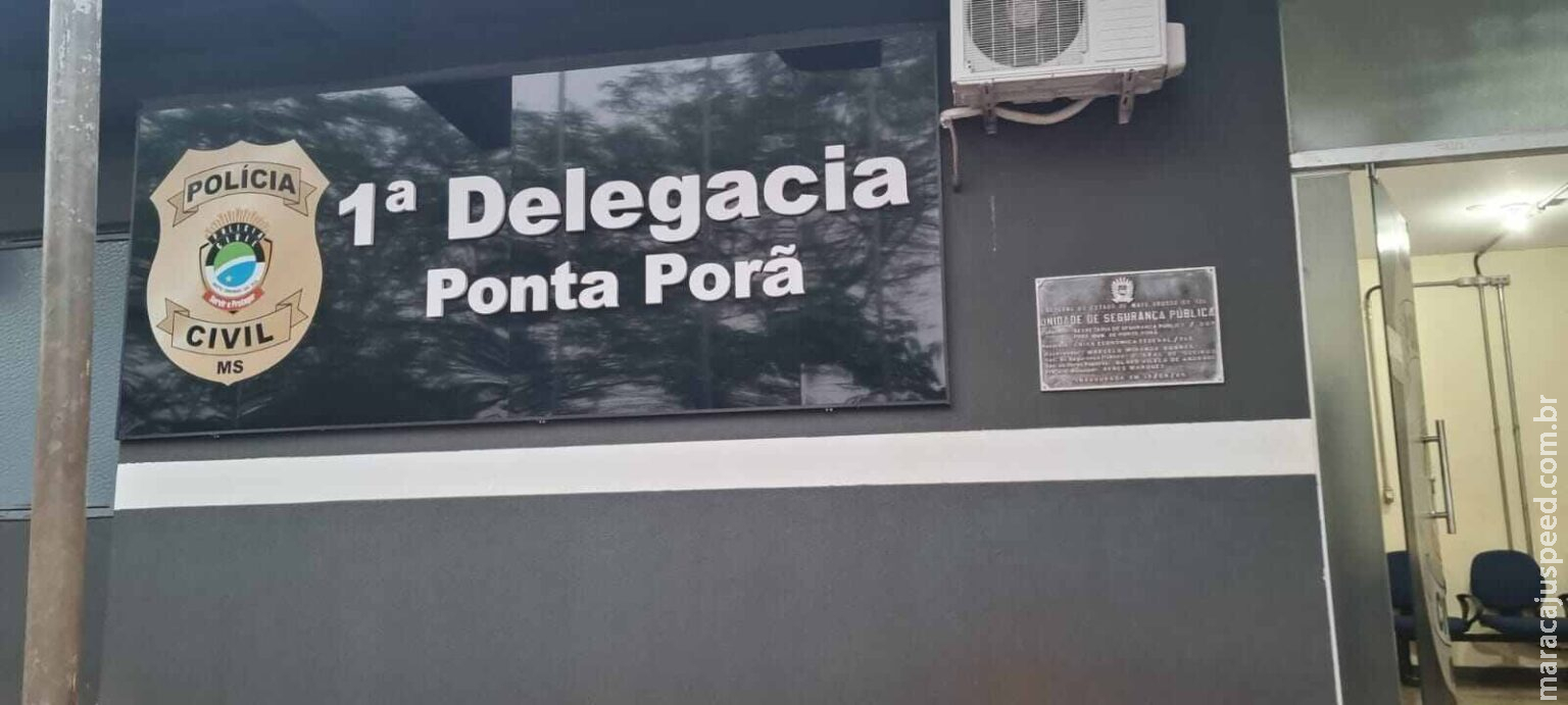Motorista é fechado por caminhonete em rodovia e tem carro roubado por trio armado Motorista é fechado por caminhonete em rodovia e tem carro roubado por trio armado