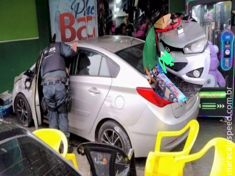 Motorista passa mal, perde controle de carro e quase atropela clientes em banca de MS Motorista passa mal, perde controle de carro e quase atropela clientes em banca de MS