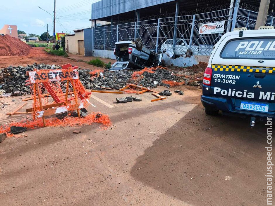 Motorista perde controle em desvio de obra e atinge muro de concessionária na Ernesto Geisel Motorista perde controle em desvio de obra e atinge muro de concessionária na Ernesto Geisel