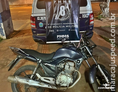 Mulher é presa embriagada pilotando moto sem capacete na madrugada Mulher é presa embriagada pilotando moto sem capacete na madrugada