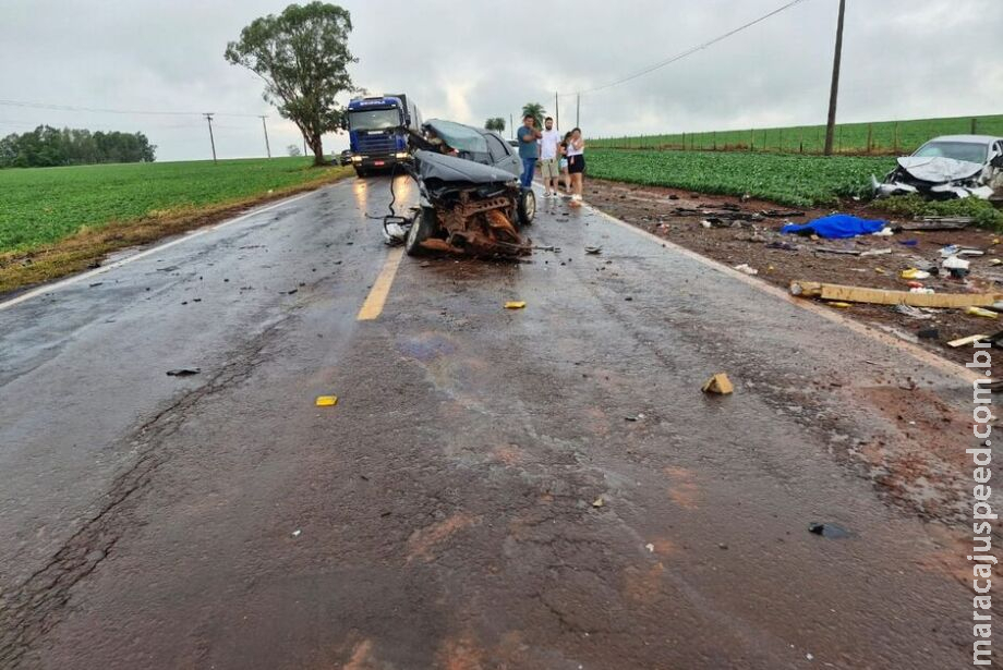 Mulher morre em colisão entre veículos na MS-386 Mulher morre em colisão entre veículos na MS-386
