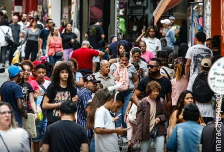 Serasa: número de pessoas endividadas no país chega a 73 milhões Serasa: número de pessoas endividadas no país chega a 73 milhões
