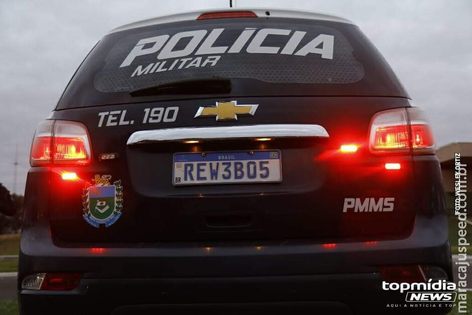 Sob efeito de drogas, homem foge da polícia e se tranca em unidade de saúde de Sidrolândia Sob efeito de drogas, homem foge da polícia e se tranca em unidade de saúde de Sidrolândia