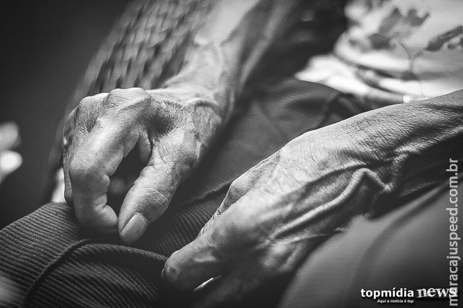 Vizinhos ouvem gritos e salvam idosa de ex-companheiro com faca em Aquidauana Vizinhos ouvem gritos e salvam idosa de ex-companheiro com faca em Aquidauana