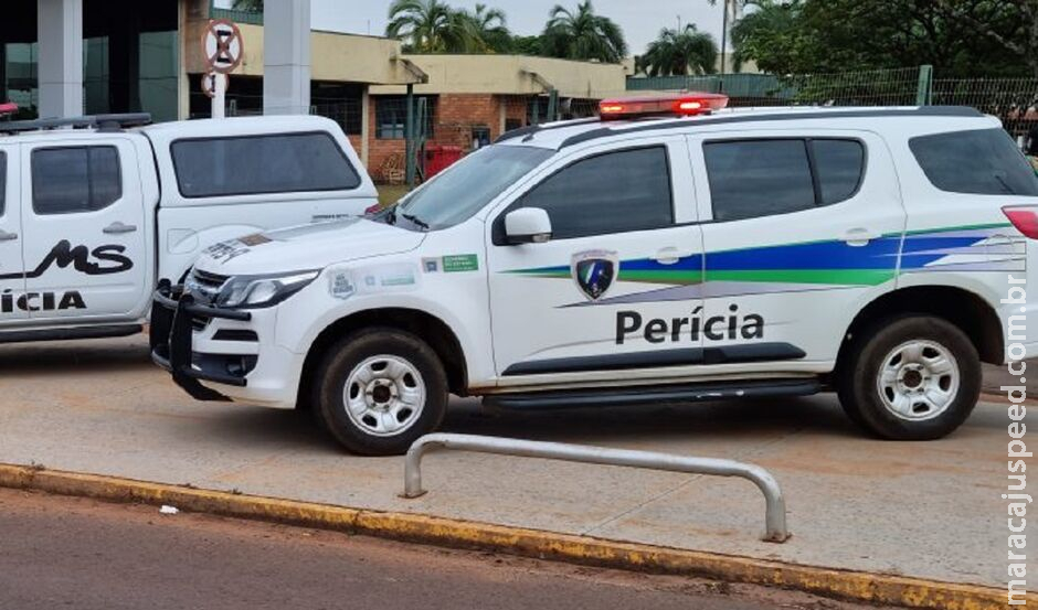 Vizinhos sentem mau cheiro e corpo de idoso é encontrado em casa no Residencial Girassóis Vizinhos sentem mau cheiro e corpo de idoso é encontrado em casa no Residencial Girassóis