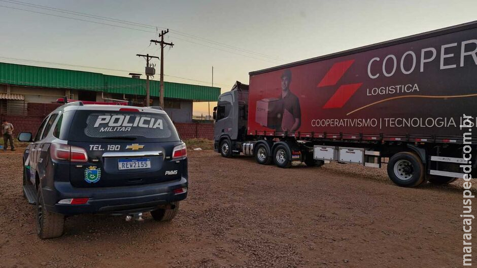 Caminhoneiro é mantido em cárcere e tem carreta roubada na MS-158 Caminhoneiro é mantido em cárcere e tem carreta roubada na MS-158