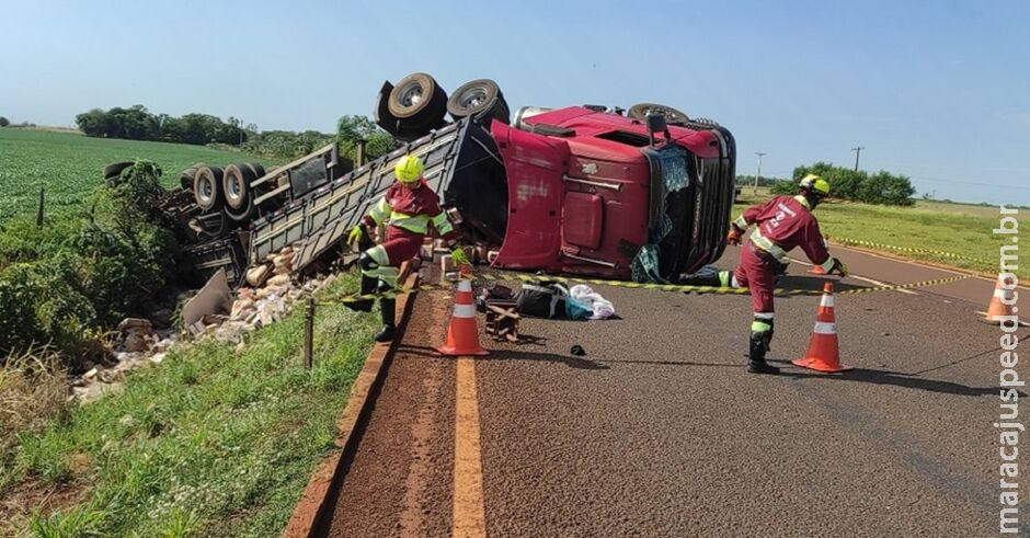 Carreta tomba e deixa motorista ferido na BR-163, em Rio Brilhante Carreta tomba e deixa motorista ferido na BR-163, em Rio Brilhante