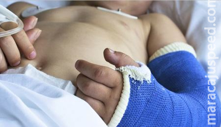 Em Sidrolândia, mãe é acusada de maus-tratos a bebê de seis meses internado com fratura no braço Em Sidrolândia, mãe é acusada de maus-tratos a bebê de seis meses internado com fratura no braço