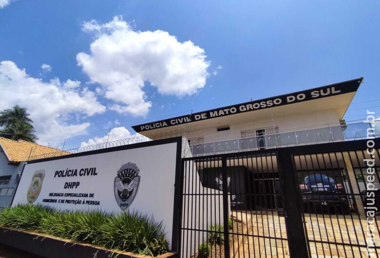 Homem é morto a facadas durante ataque epiléptico; autor do crime foi preso Homem é morto a facadas durante ataque epiléptico; autor do crime foi preso