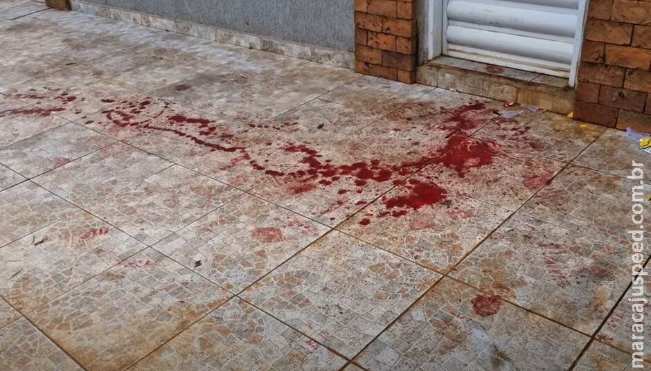 Homem é morto com 9 facadas por desconhecido em Dourados Homem é morto com 9 facadas por desconhecido em Dourados