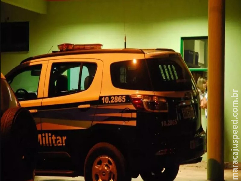 Homem invade casa e esfaqueia ex-mulher em Bataguassu. Homem invade casa e esfaqueia ex-mulher em Bataguassu.