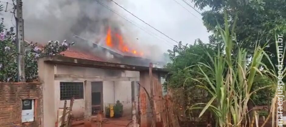 Incêndio destrói casa e homem é preso em flagrante em Fátima do Sul Incêndio destrói casa e homem é preso em flagrante em Fátima do Sul