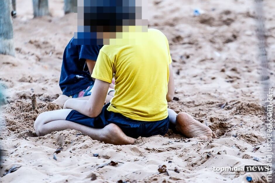 Menino de 9 anos é estuprado após ser deixado pela mãe na casa do tio em Corumbá Menino de 9 anos é estuprado após ser deixado pela mãe na casa do tio em Corumbá