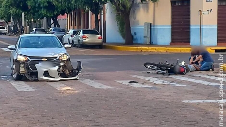 Motociclista fica ferido aos ser atingido por carro em cruzamento em Aquidauana Motociclista fica ferido aos ser atingido por carro em cruzamento em Aquidauana