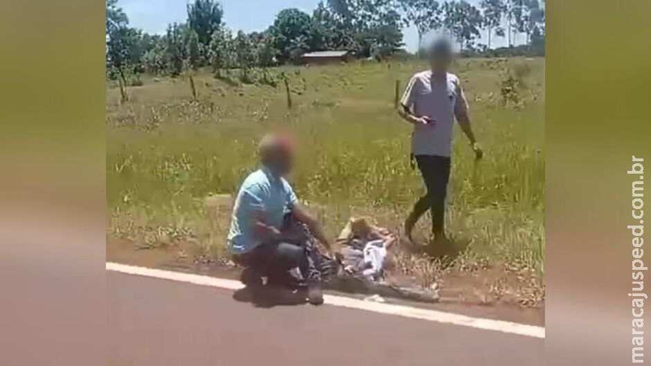Motociclista tem fratura exposta após bater em carro na MS-164 Motociclista tem fratura exposta após bater em carro na MS-164
