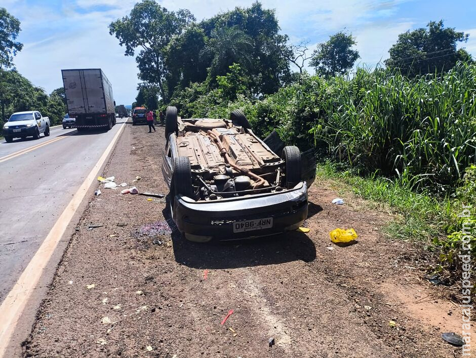 Motorista morre e quatro ficam feridos em capotamento em Terenos Motorista morre e quatro ficam feridos em capotamento em Terenos