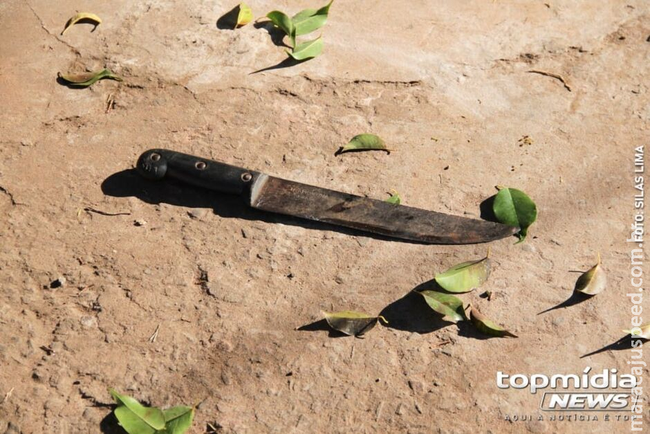 Mulher é atacada com facão por rival e escapa da morte em Nova Alvorada do Sul Mulher é atacada com facão por rival e escapa da morte em Nova Alvorada do Sul