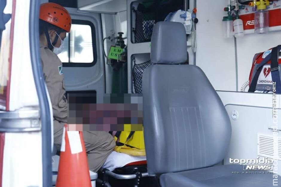 Mulher fica com prego cravado na cabeça após ser agredida pelo marido em Dourados Mulher fica com prego cravado na cabeça após ser agredida pelo marido em Dourados