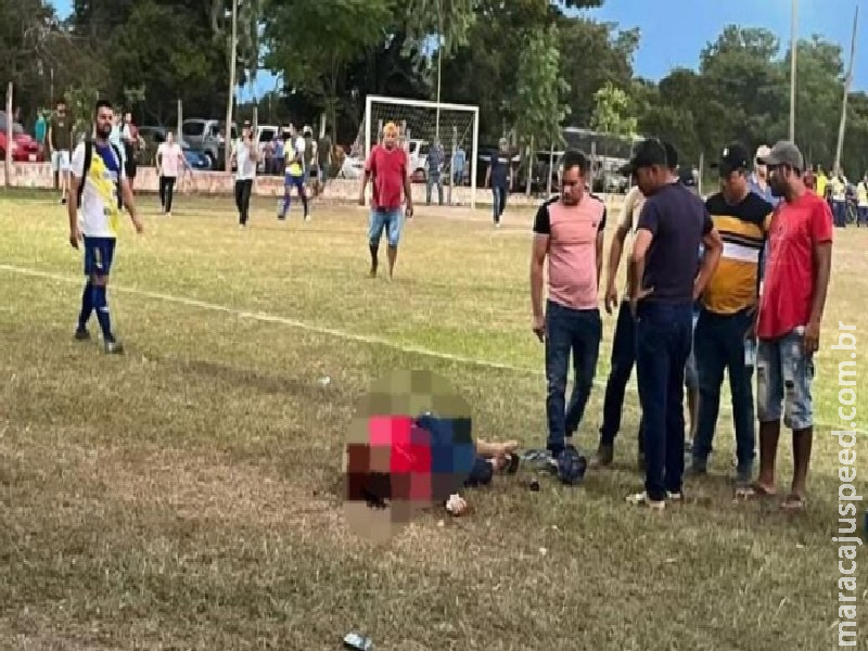 Três morrem e dois ficam feridos em tiroteio durante partida de futebol na fronteira Três morrem e dois ficam feridos em tiroteio durante partida de futebol na fronteira