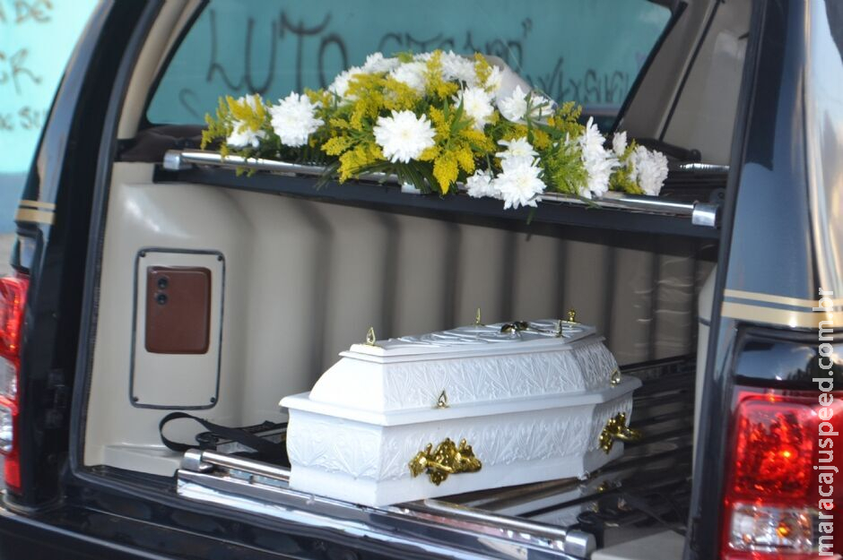 Bebê morre ao cair de caminhonete e ser atropelado pelo pai no Mato Grosso Bebê morre ao cair de caminhonete e ser atropelado pelo pai no Mato Grosso